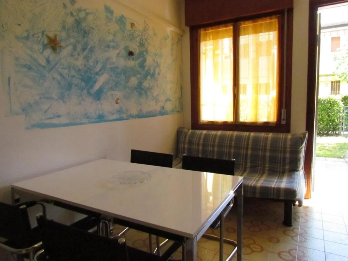 Lovely Flat With Garden And Pool - Beahost Bibione 0*,  Olaszország